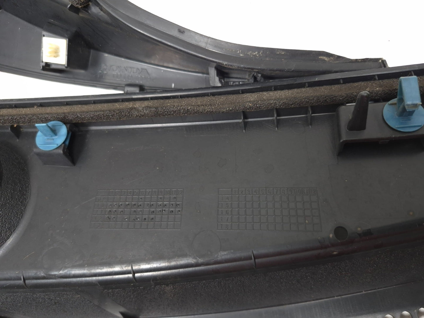 2012 Honda Cr-z Front Windshield Wiper Cowl Trim Cover OEM