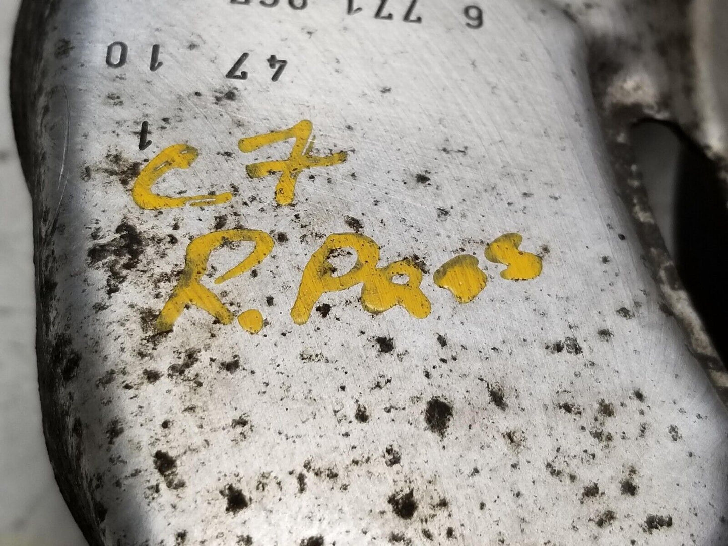 2007 - 2013 BMW X5 X6 E70 Rear Spindle Knuckle Hub Passenger Side Right OEM