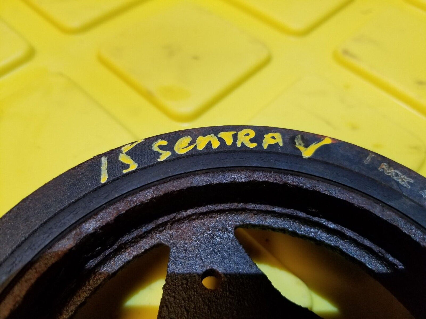 13 - 16 Nissan Sentra Crankshaft Pulley Harmonic Balancer W/ Bolt 1.8l OEM