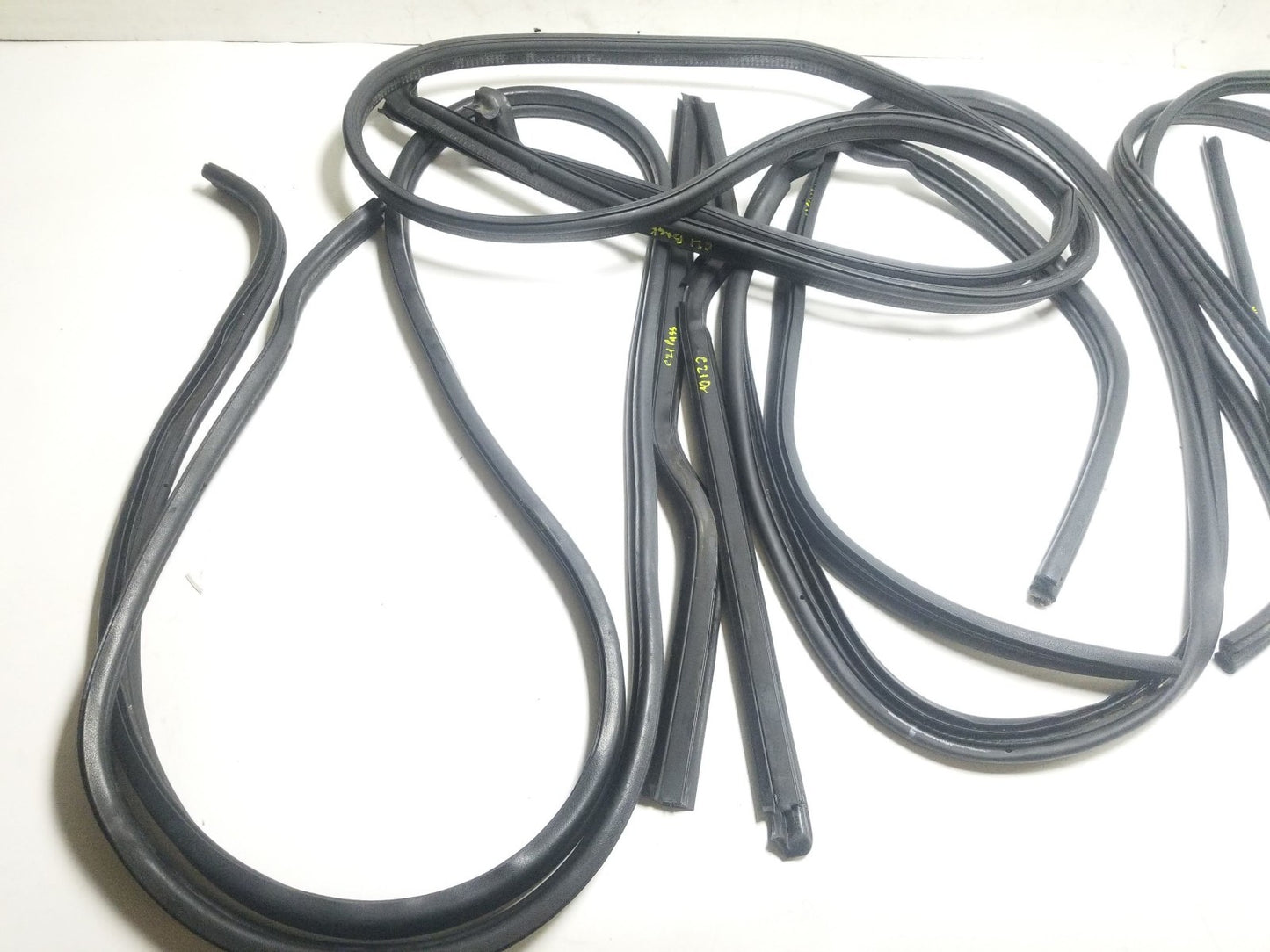 10 - 13 Ford Transit Connect Door Weatherstrip Front Left & Right OEM