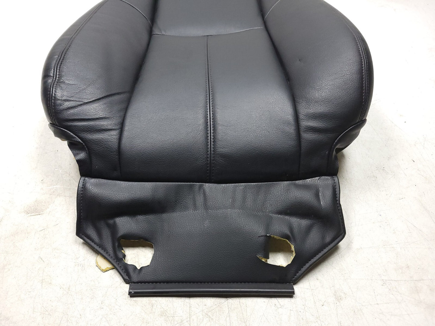 2010 - 2014 Chevrolet Suburban Front Upper Seat Cushion Passenger Side Right OEM