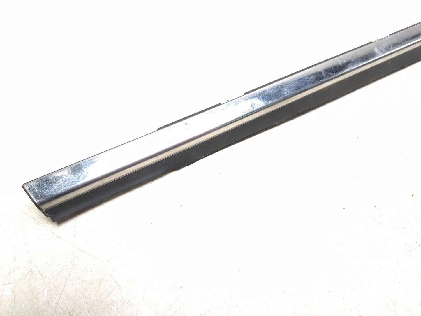 2017 Hyundai Sonata Rear Door Window Belt Molding Passenger Side Right OEM