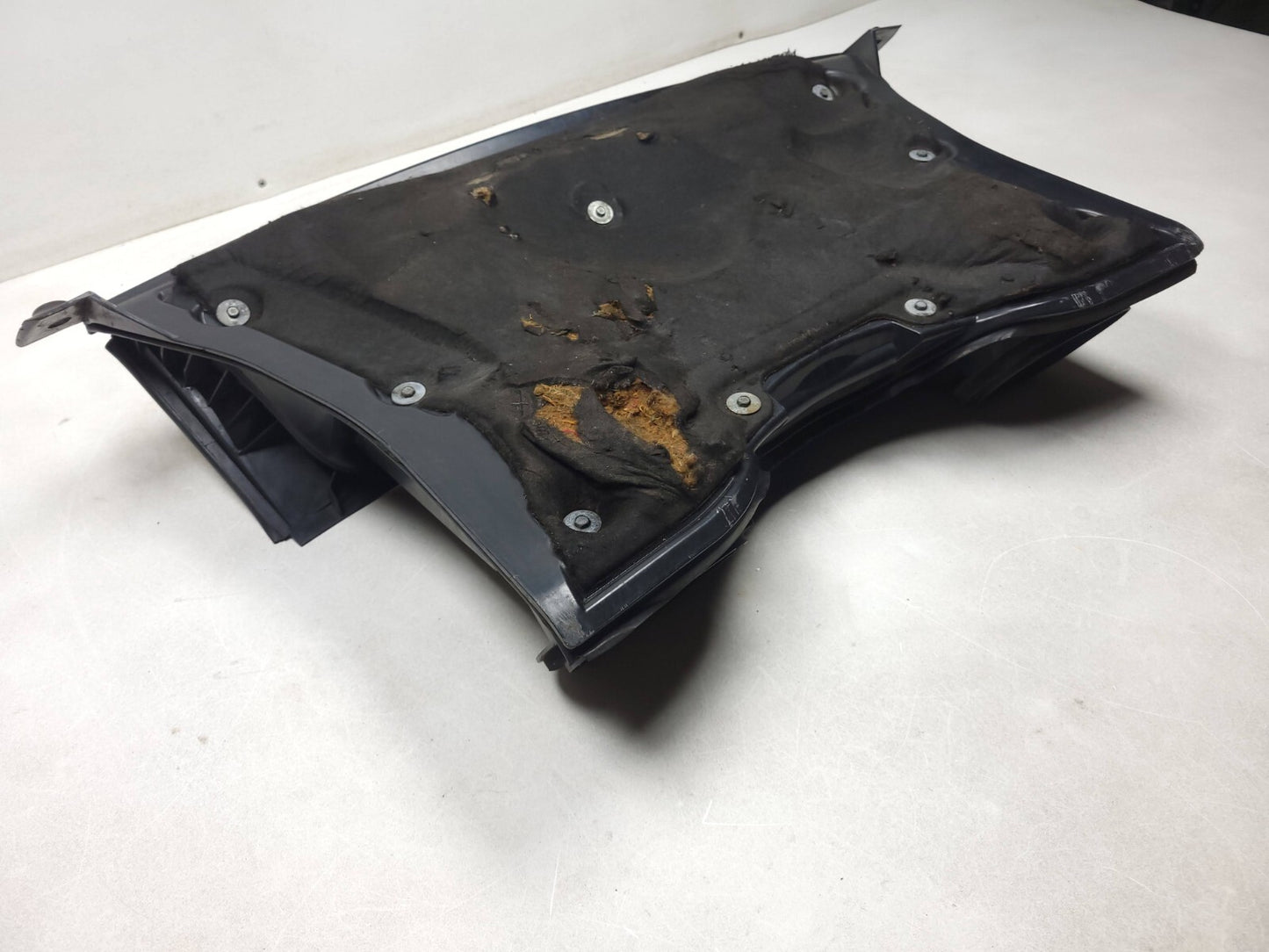 2007 Range Rover Cabin Air Pollen Filter Housing OEM