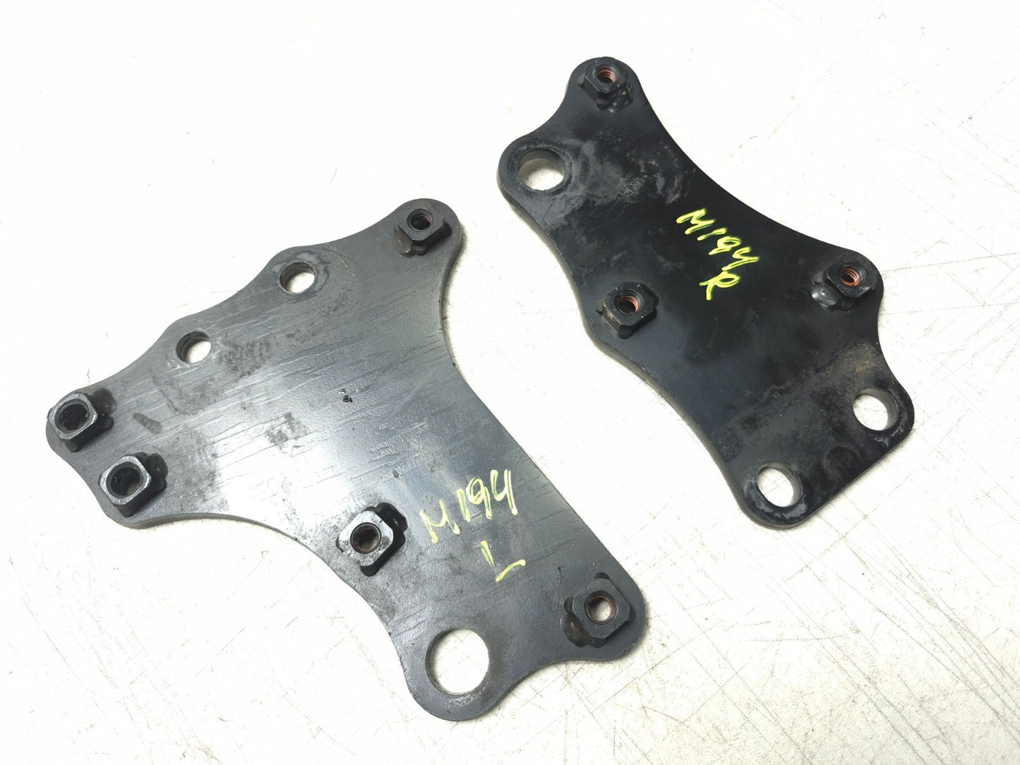 2009 Yamaha Fz6r Front Foot Peg Support Mount Bracket Left & Right OEM