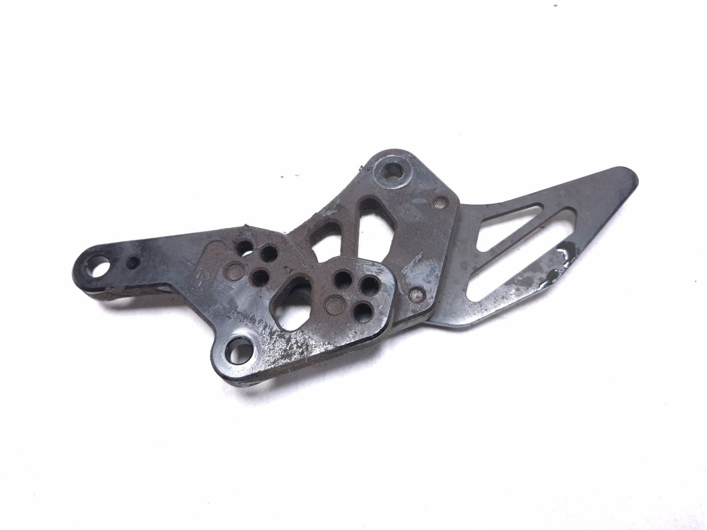 2016 Yamaha Yzf R3 Front Footrest Mount Bracket Left OEM