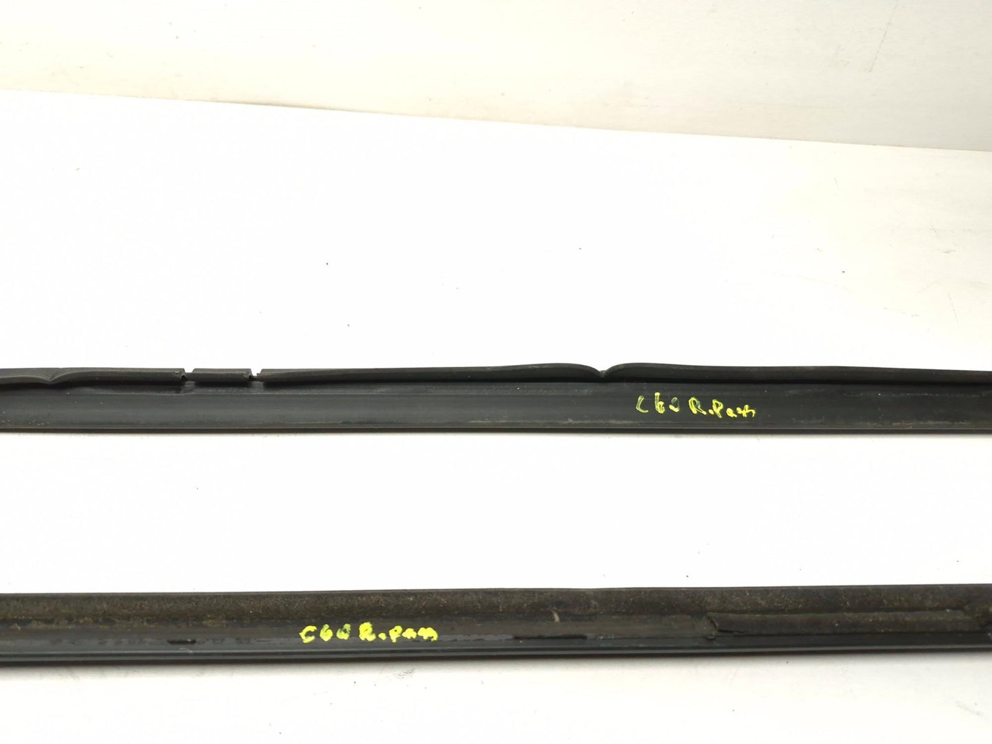 2007 Acura Tl Type-s Rear Door Weatherstrip Seal Right Passenger Side Set OEM