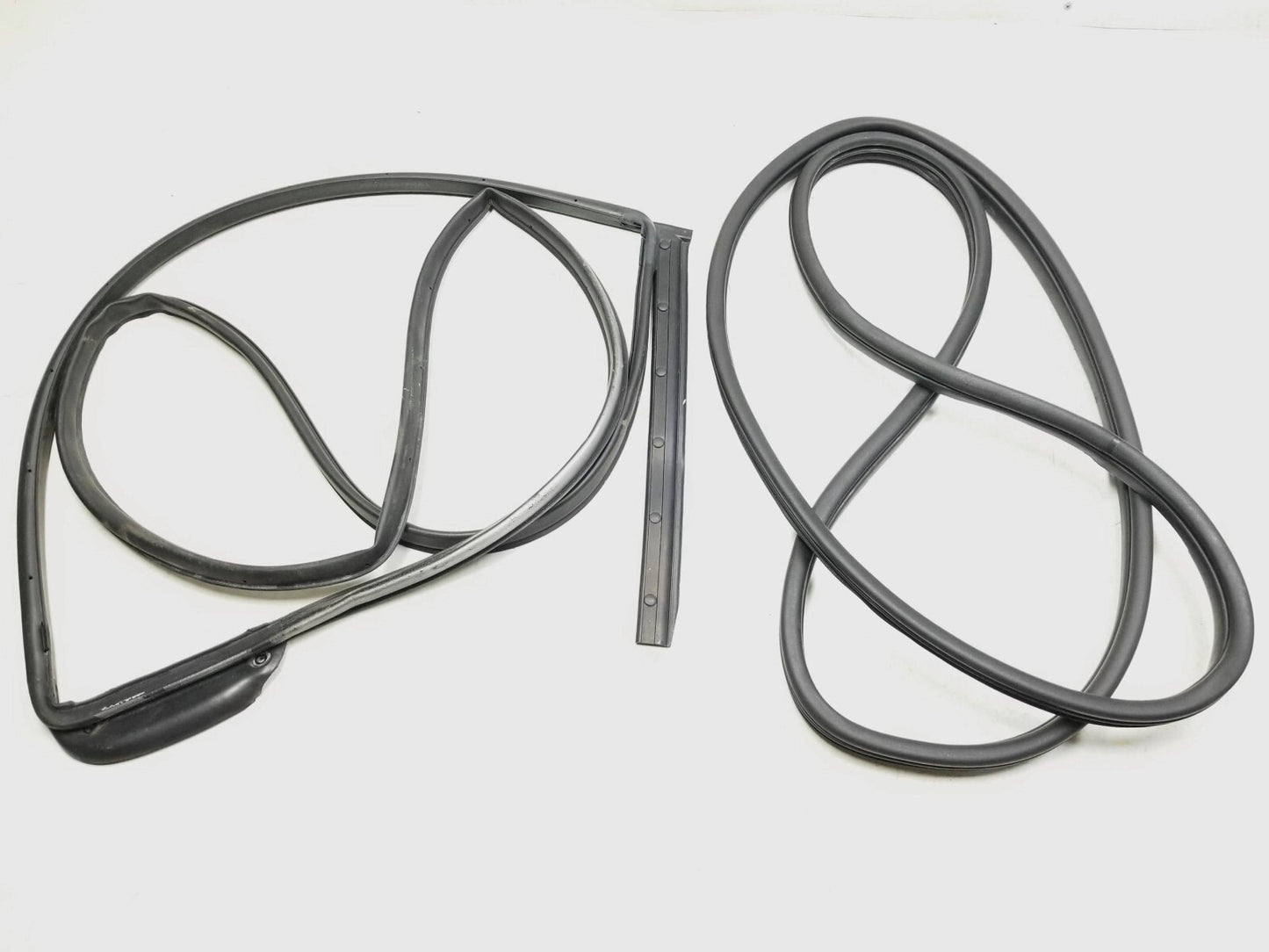 2018 Kia Forte Door Weatherstrip Rear Driver Side Left 2pcs OEM