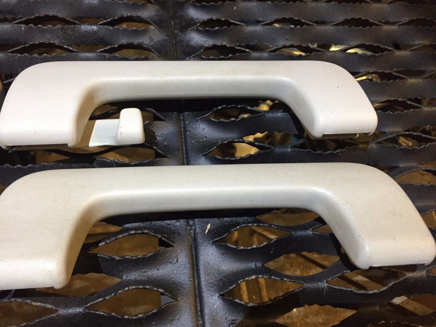 05 06 07 08 Audi A6 C6 Roof Grab Handle Set 4pcs 8p0857607 OEM