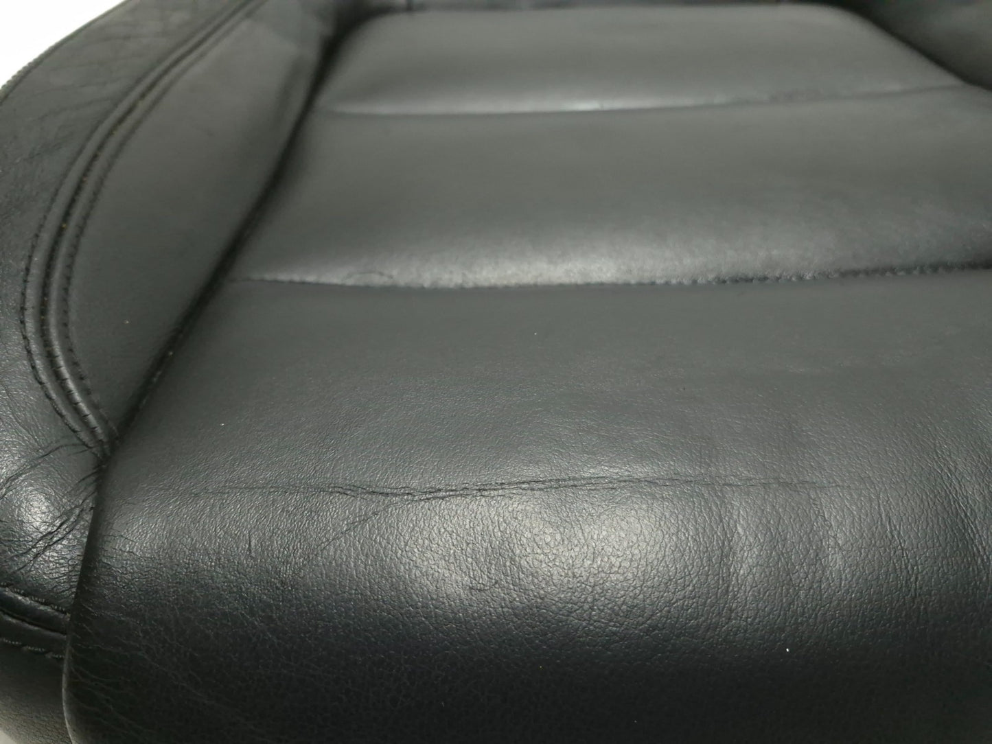 2011 Volkswagen Tiguan Front Seat Lower Cushion Passenger Side Right OEM