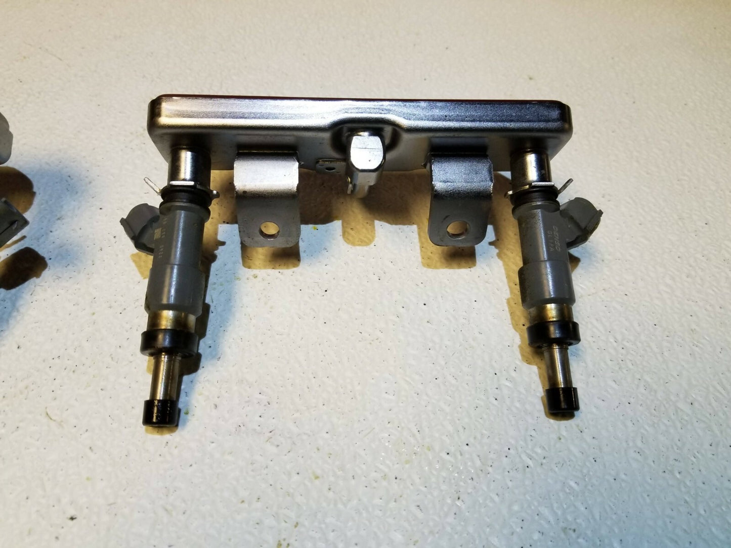 2017 Subaru Legacy Fuel Rail W/ Injector 2.5l OEM 10k Miles