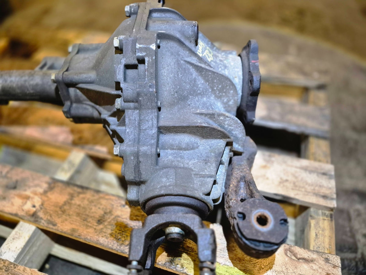 2013 Cadillac Escalade Front Differential Carrier 3.42 OEM