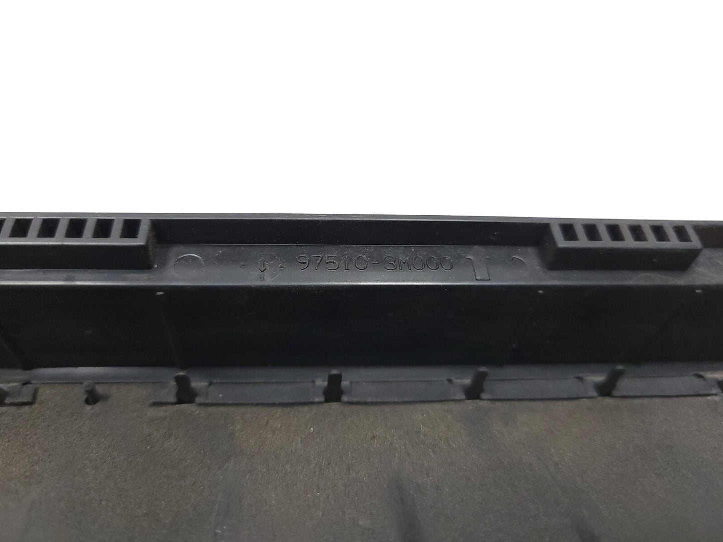 09-14 Hyundai Genesis Rear Quarter Pressure Vent Grille Pair OEM Sedan