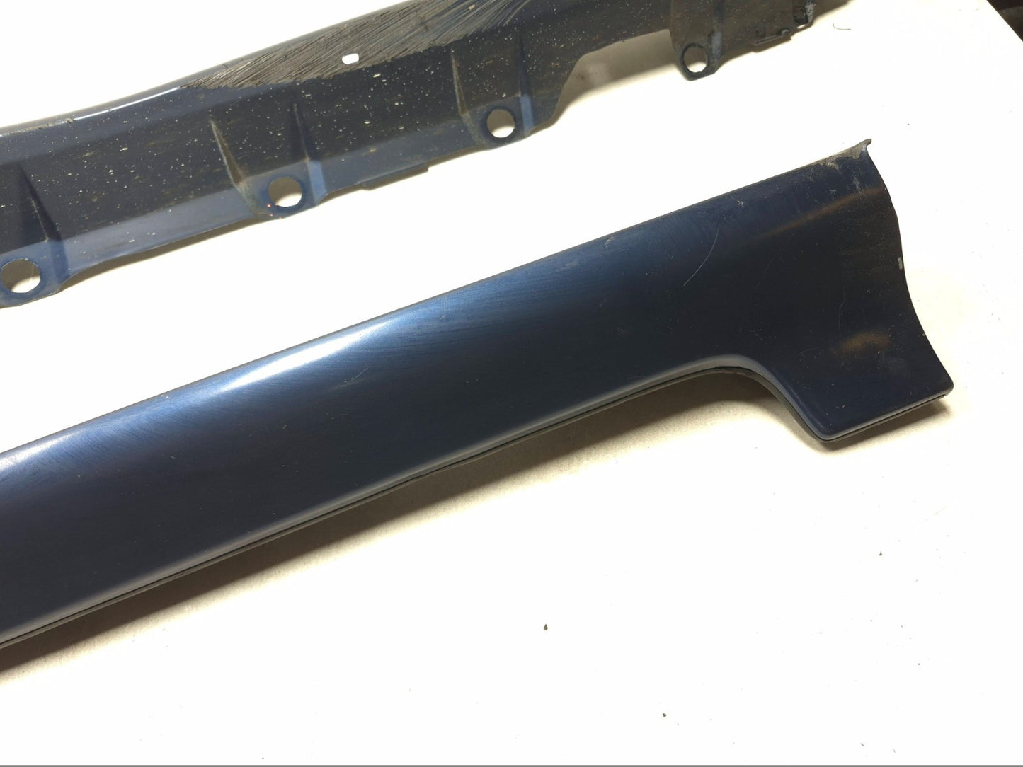 2004 Toyota Corolla Sedan Skirt Rocker Panel Molding Left & Right Pair OEM