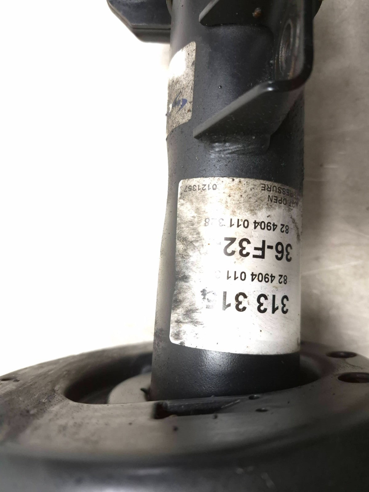2007 Saab 9-5 Aero Front Shock Strut Absorber W/ Coil Spring 2pcs OEM