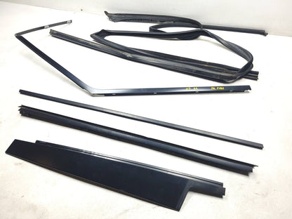2006-2009 Range Rover Front Door Molding & Weatherstrip Seal Passenger Right OEM