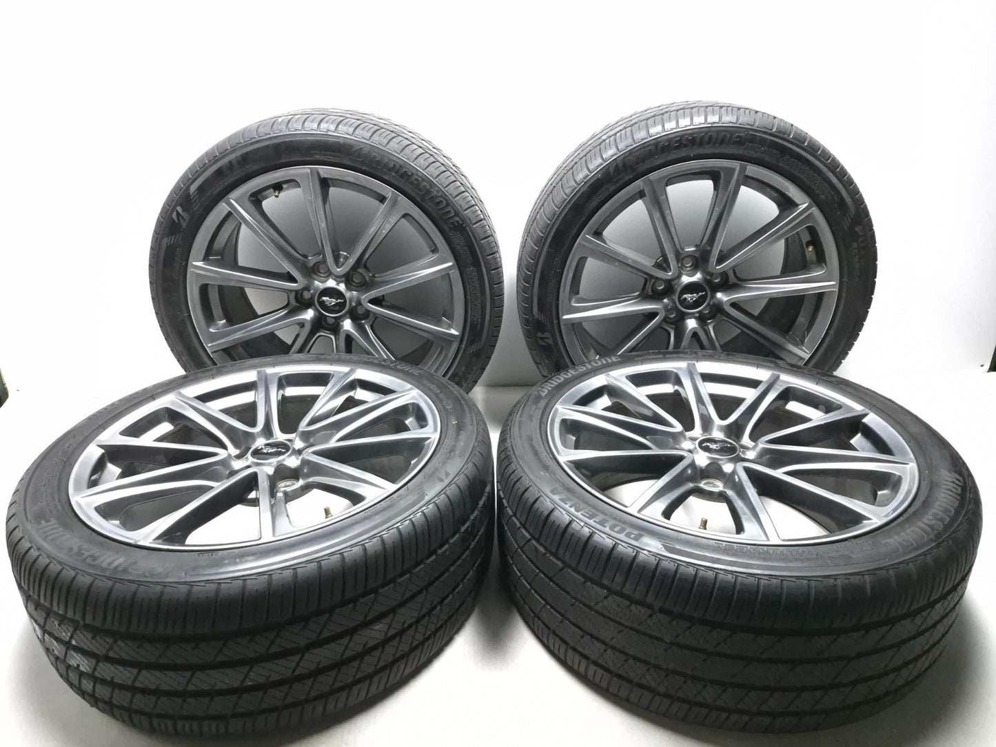 2016 Ford Mustang Gt Wheel Rim W/ Tire Bridgestone 255/40 R19 6.5/32 4 Pcs OEM
