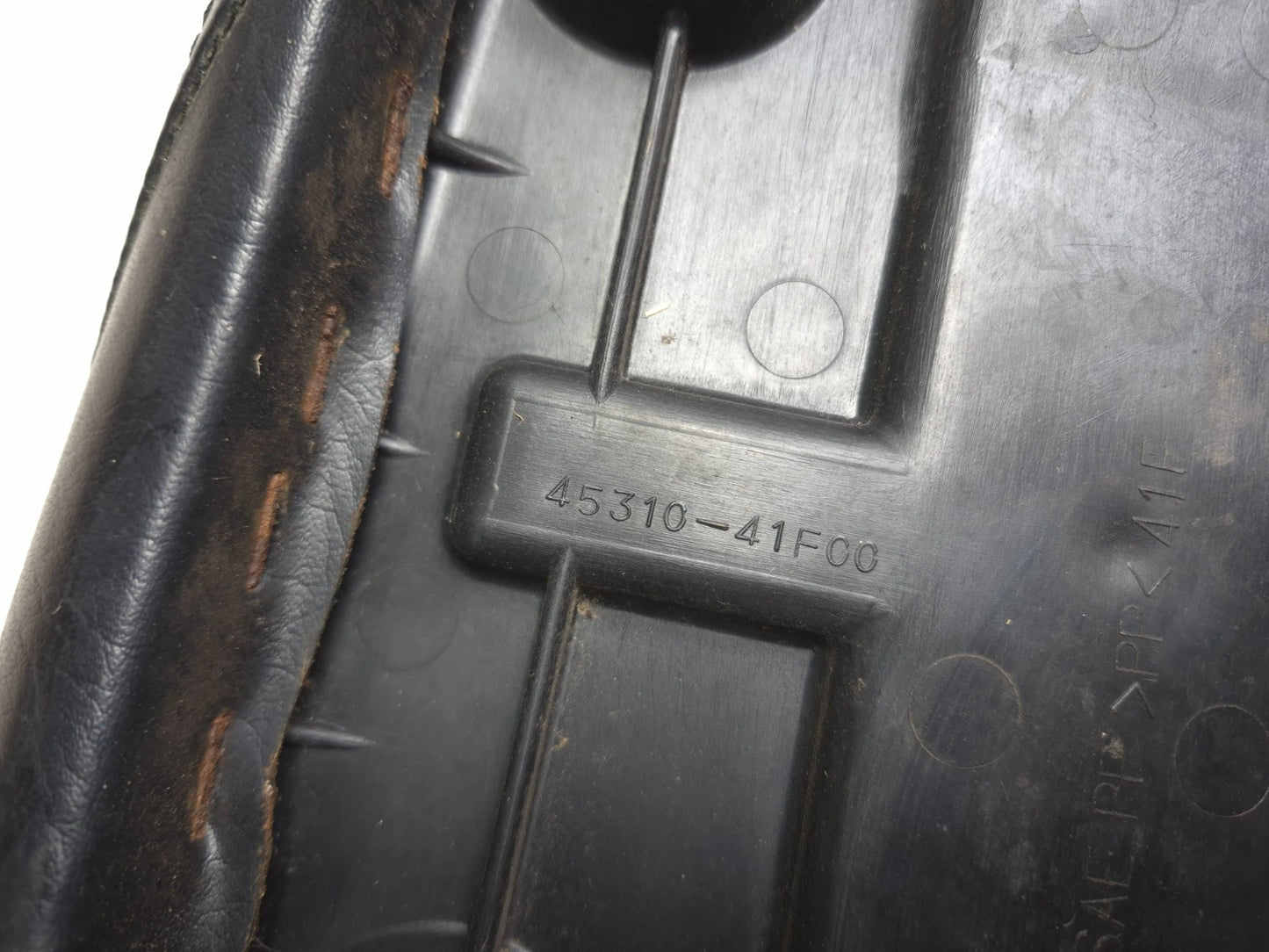 2004 Suzuki Intruder Vl800 Boulevard C50 Seat Front & Rear OEM