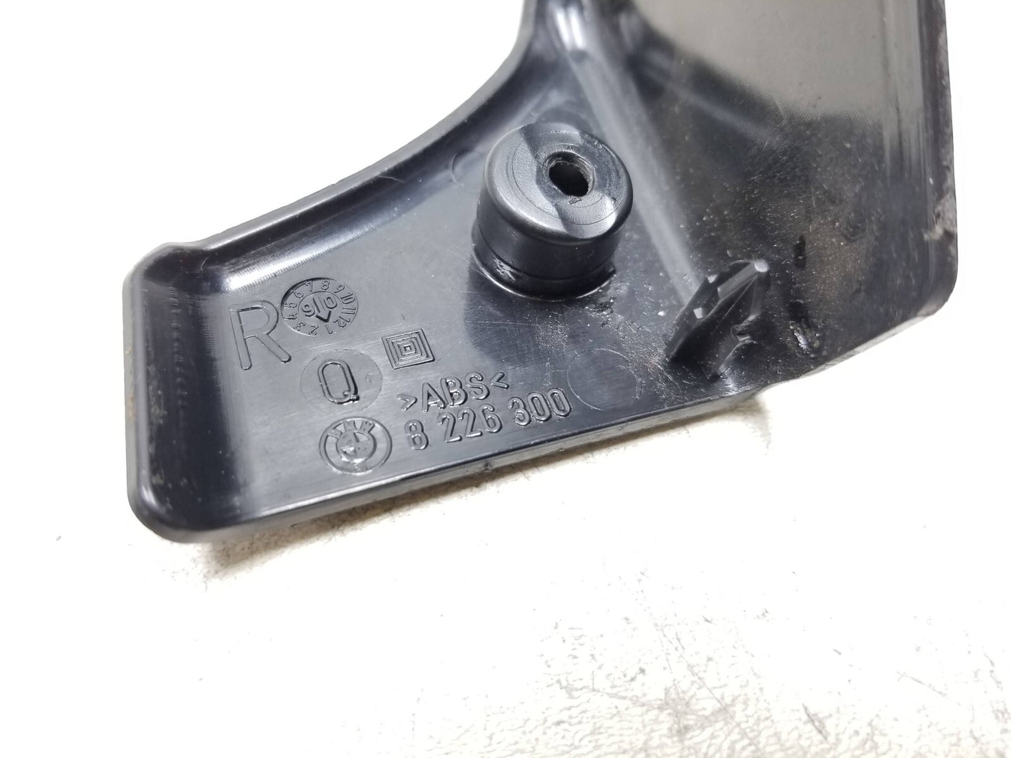 04 06 BMW X3 Seat Side Trim W/ Guide Sleeve & knob Front Passenger Sid Right OEM