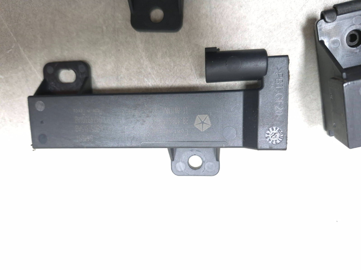 2018 Chrysler 300 Keyless Entry Antenna Receiver Module 4pcs OEM