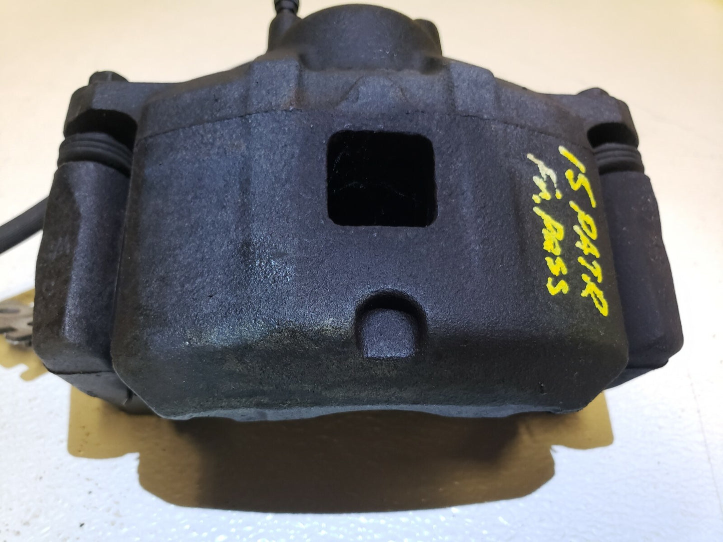 2015 Jeep Patriot Brake Caliper Front Passenger Side Right OEM