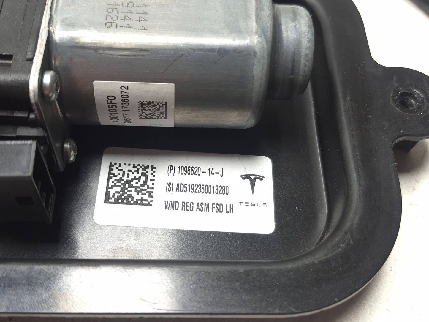 2019 Tesla Model 3 Front Door Window Regulator & Motor Driver Side Left OEM