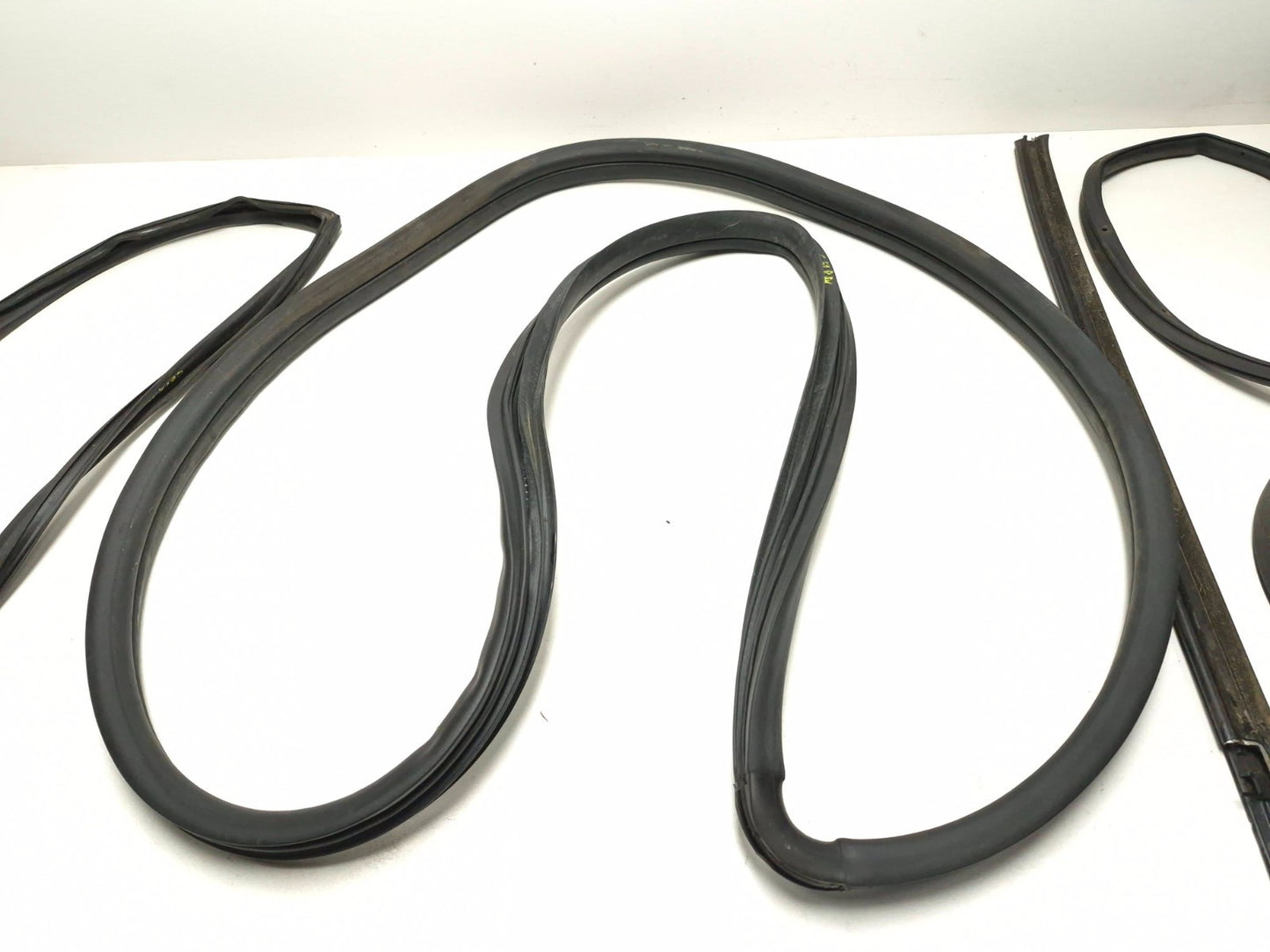 2007 Honda Fit Rear Door Weatherstrip Seal Driver Side Left 4pcs OEM