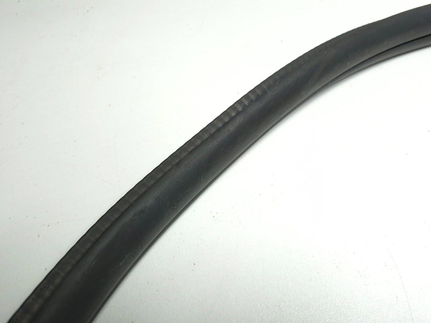 2013 Cadillac Escalade Esv Rear Liftgate Trunk Weatherstrip Seal OEM