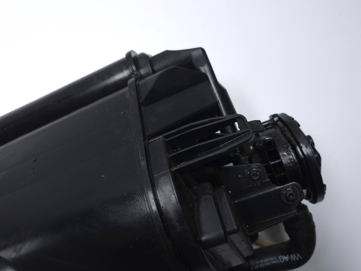 2015 Volkswagen Golf Fuel Evap Vapor Charcoal Canister  OEM