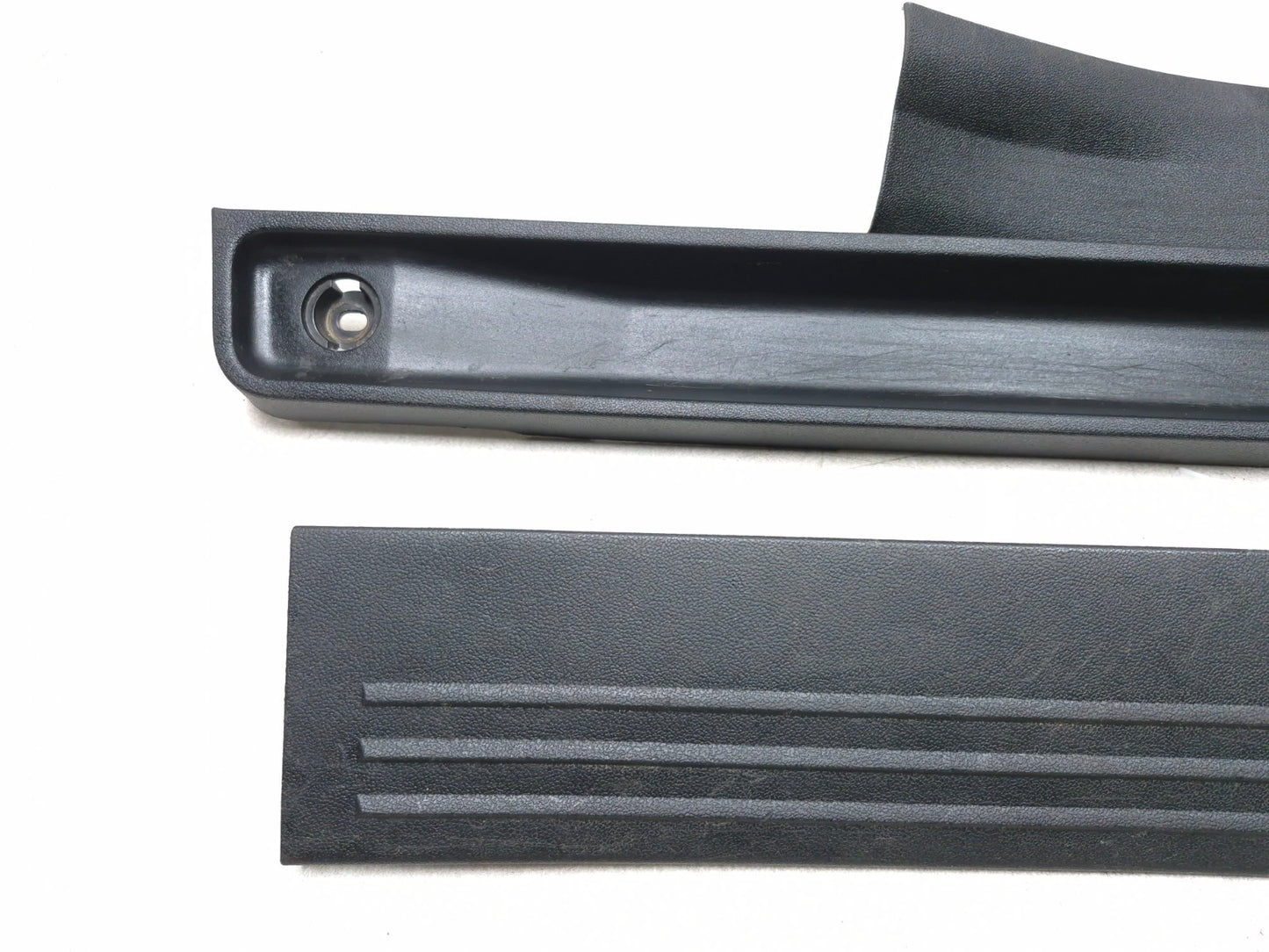 2013 Dodge Grand Caravan Front Door Sill Scuff Plate Left & Right Pair Oem✅