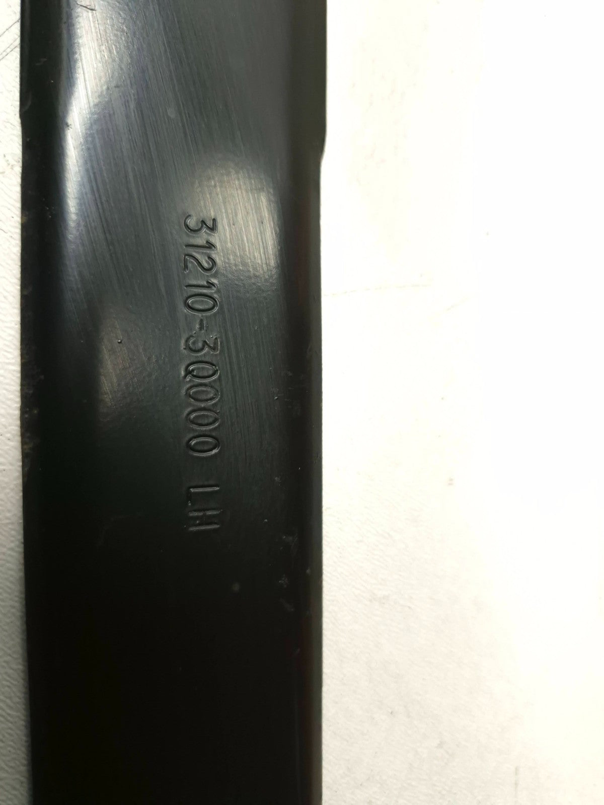 2012 Hyundai Sonata Fuel Tank Strap Bracket 2pcs OEM