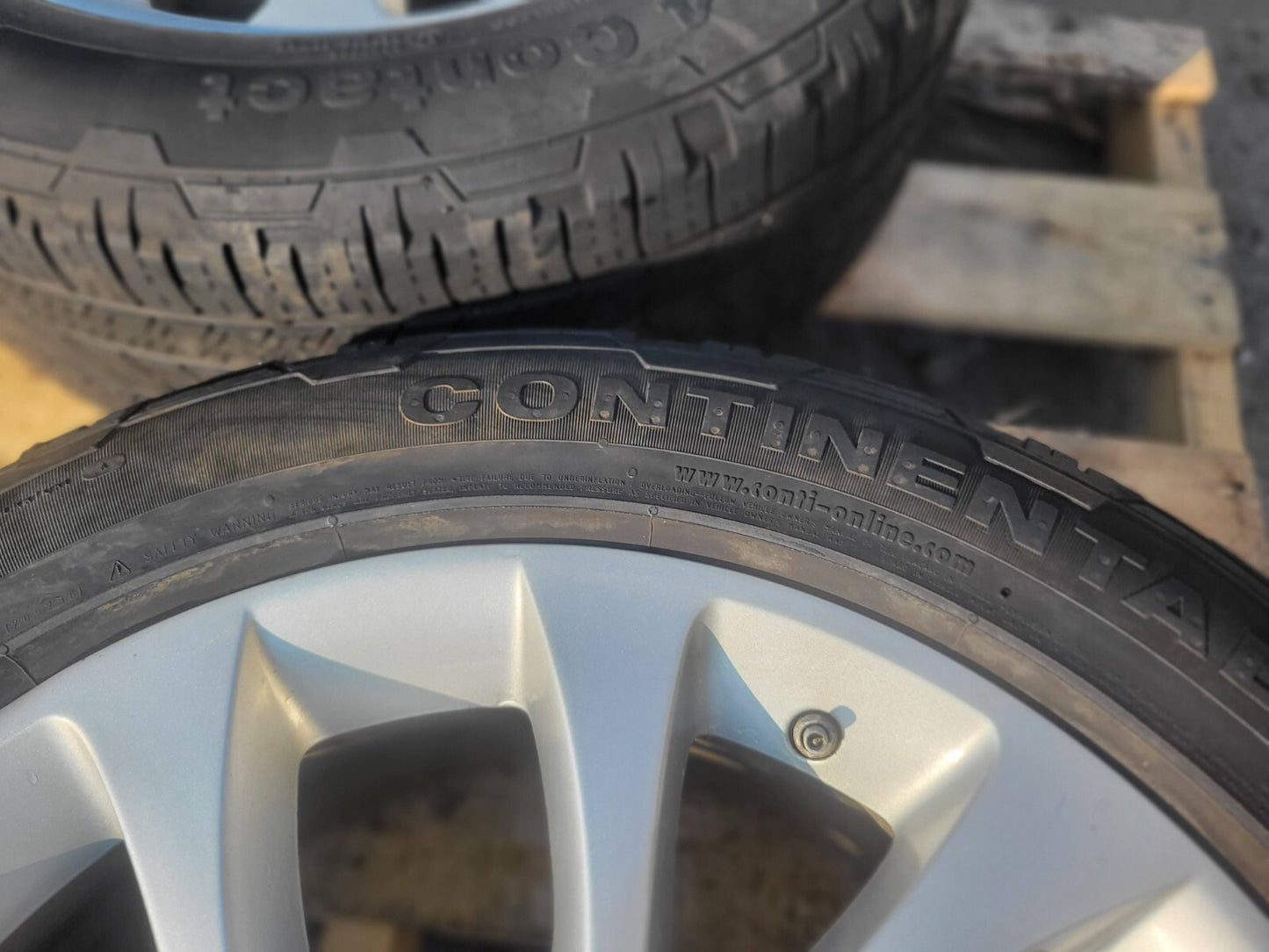 2014 BMW X5 F15 Wheel Rim 19x9j & Tire 255/50r19 Continental. 2 Wheels