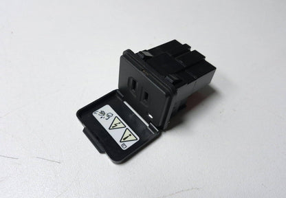 2010 Dodge Caliber Sxt Inverter 115v AC 150w Outlet OEM