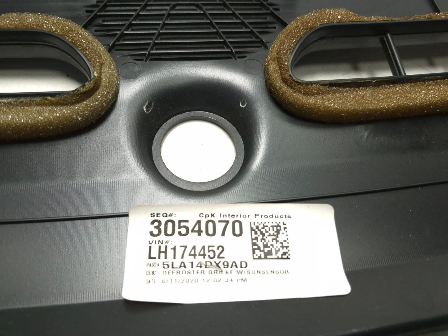 2020 Dodge Challenger Dashboard Defroster Grille Panel OEM