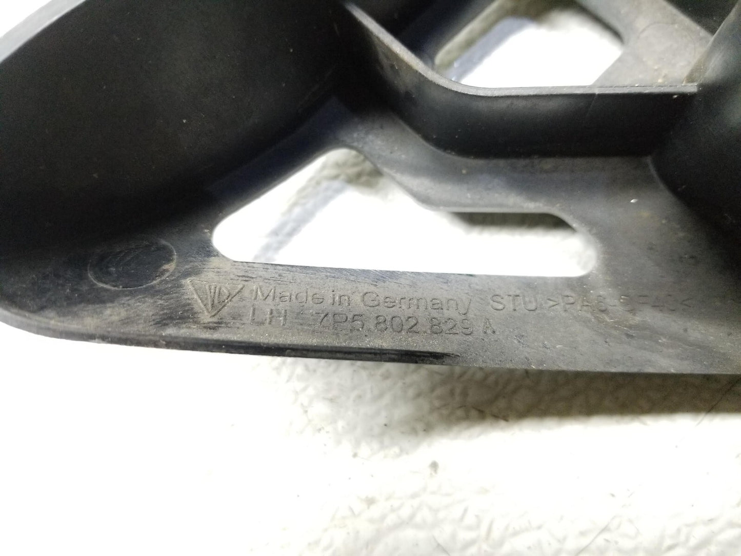 2013 Porsche Cayenne Jack Mount Support Bracket 4pcs OEM