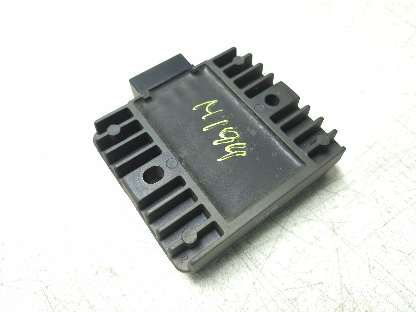 2009 Yamaha Fz6r Voltage Regulator Rectifier OEM