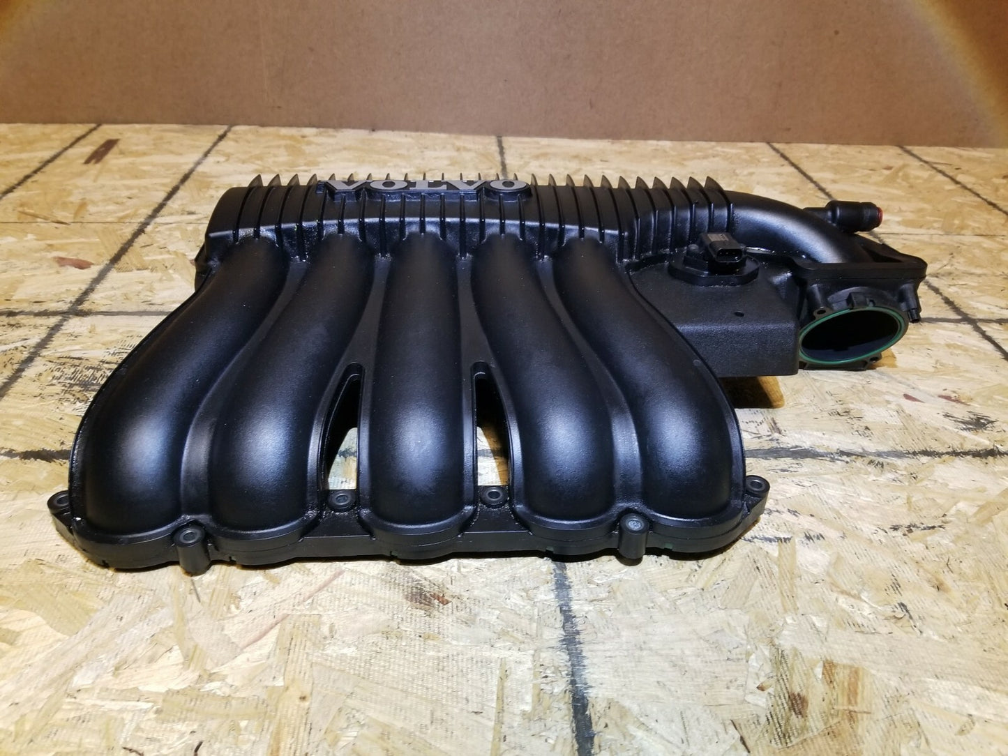 2007 Volvo S40 2.4l Upper Intake Manifold OEM