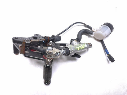 2016 Yamaha Yzf R3 Right Footrest W/ Rear Brake Cylinder W/ Pedal Assy OEM