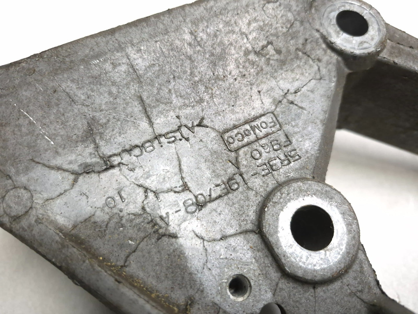 2010 Ford Mustang 4.0l Power Steering Pump Bracket OEM