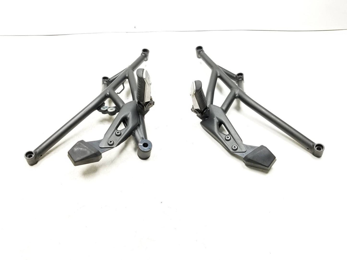 2015-2018 Kawasaki Klz1000 Versys 1000 Rear Foot Peg W/ Bracket Left & Right OEM