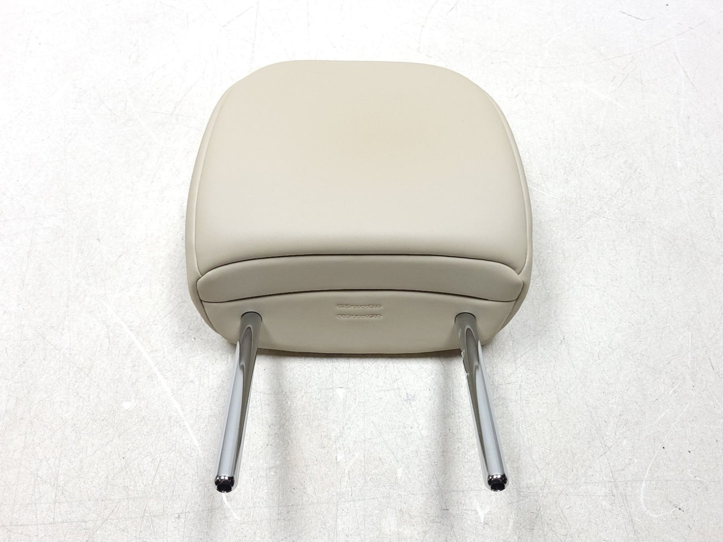 11-13 Lexus CT200h Front Passenger Headrest Oem✅