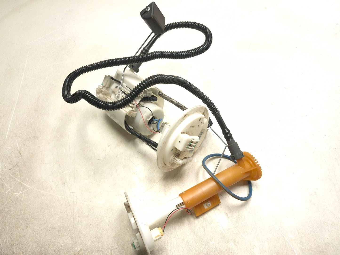 2017 Dodge Journey Fuel Pump Assembly OEM