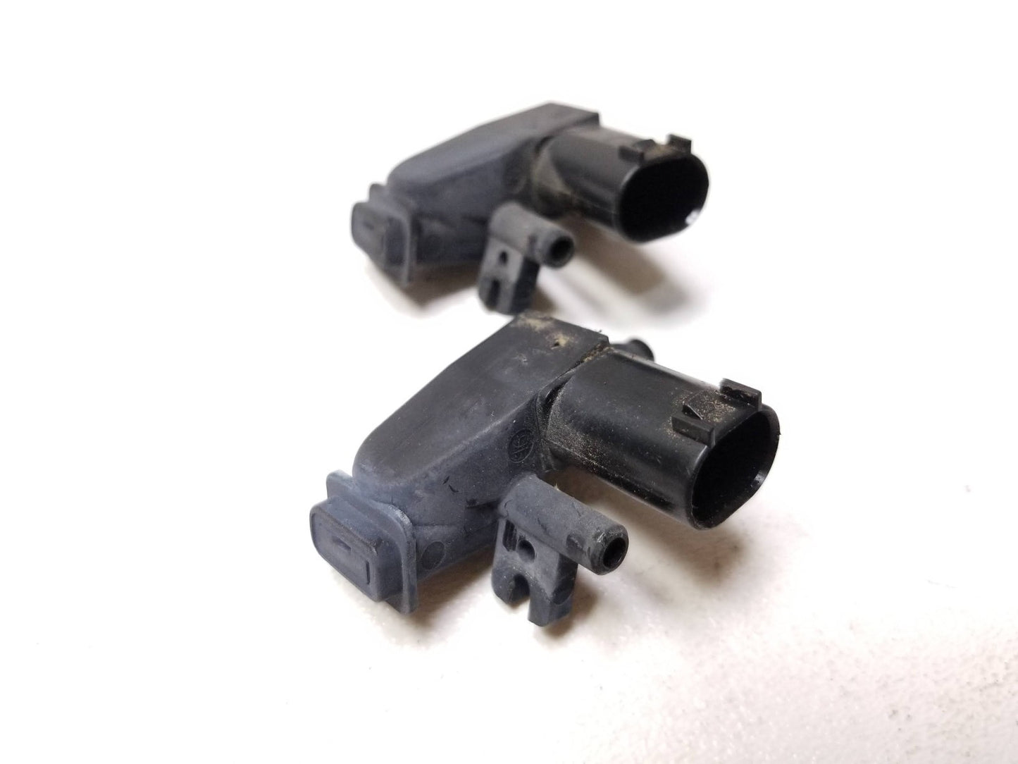 2013 Volkswagen GTI Windshield Washer  Nozzles W/ Heating OEM