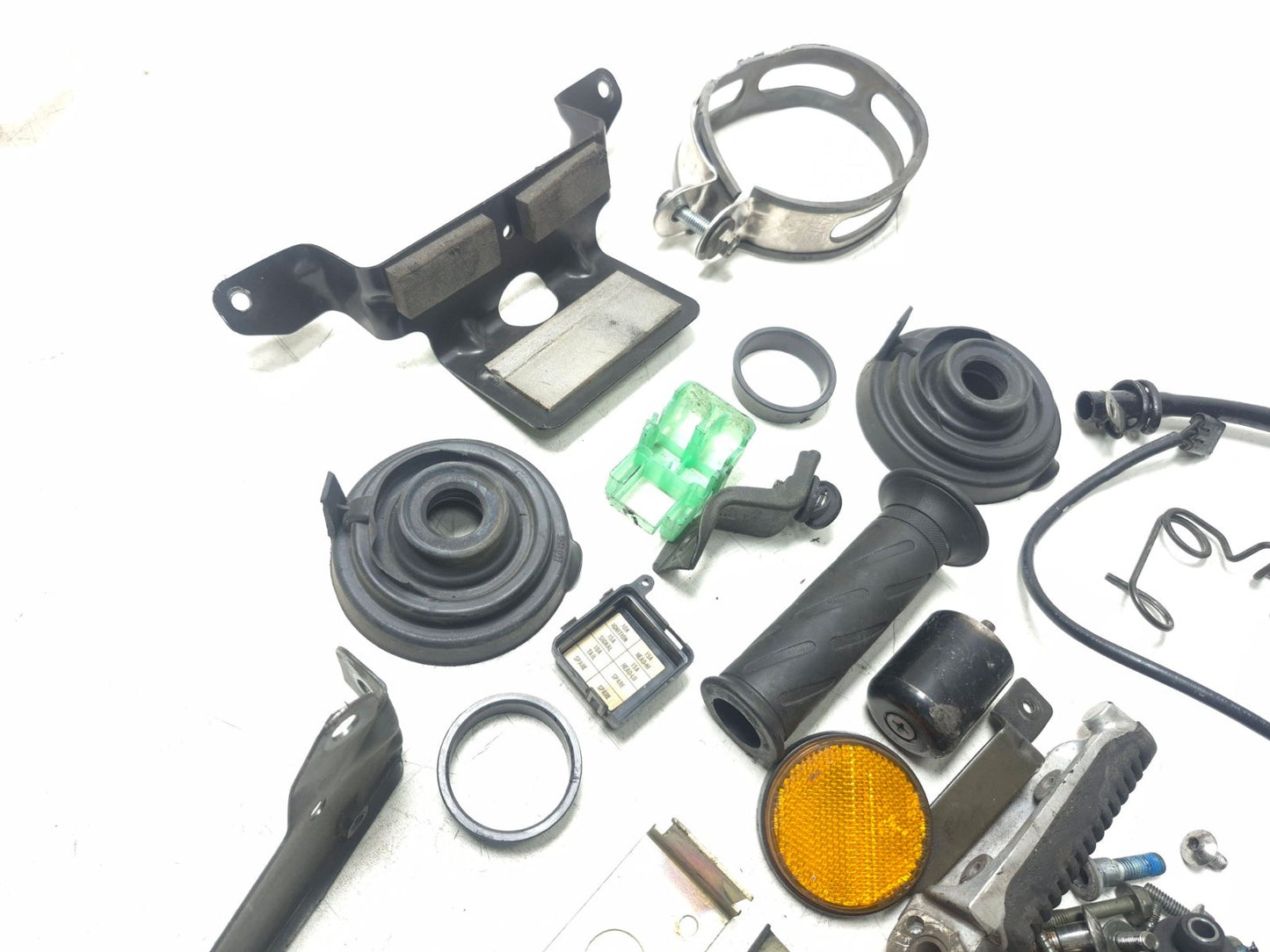 1999 Suzuki Katana 750 Gsx750f Misc Bolt & Hardware Bracket OEM