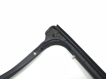 2011 Nissan Juke Front Door Window Belt & Weatherstrip Seal Passenger Rh OEM