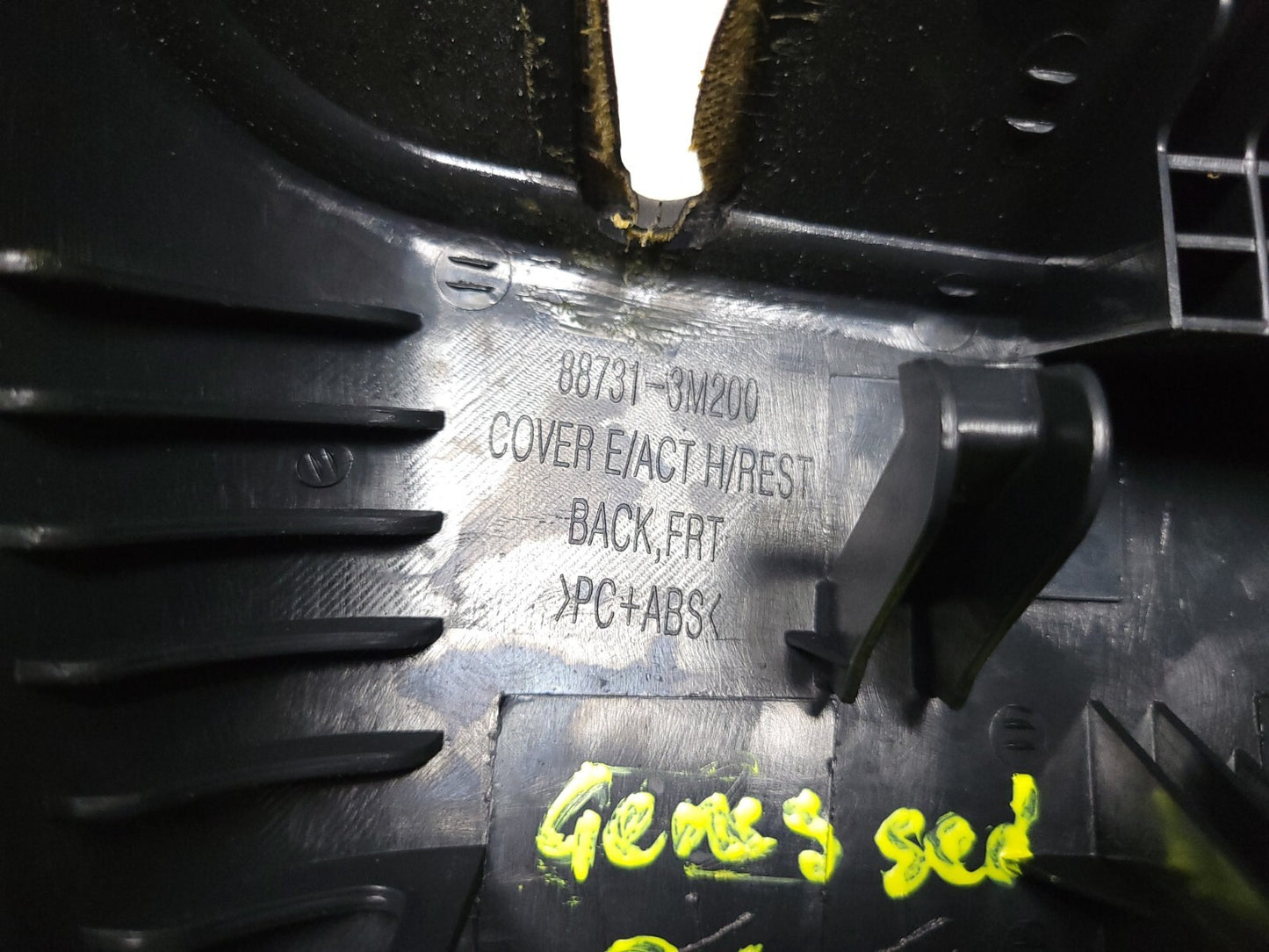 2009 Hyundai Genesis Front Seat Headrest Driver Side Left OEM