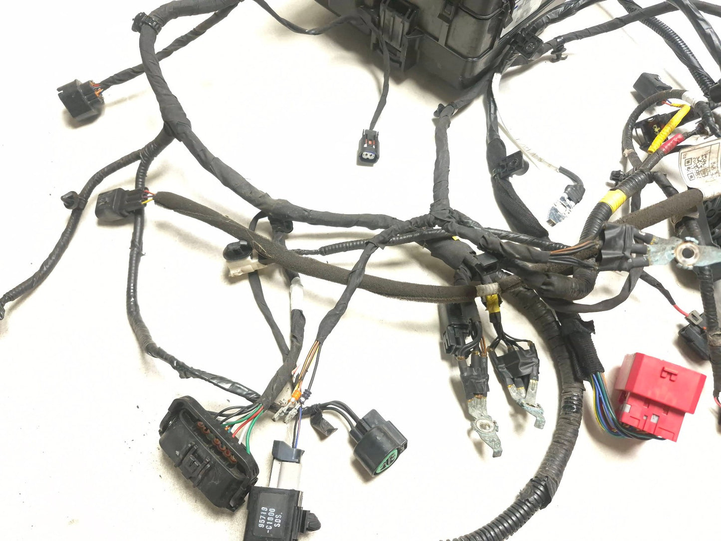 2018 Hyundai Sonata Sport 2.4l Engine Fuse Box Wiring Harness OEM