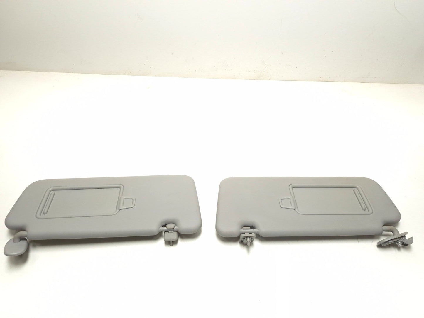 2019 Hyundai Kona Sun Visor Left & Right Pair OEM
