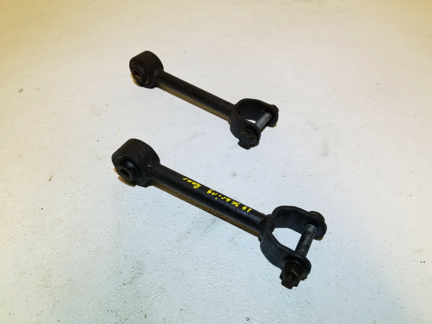 2010 Chrysler Sebring Rear Control Arm 4pcs W/ Bolt OEM