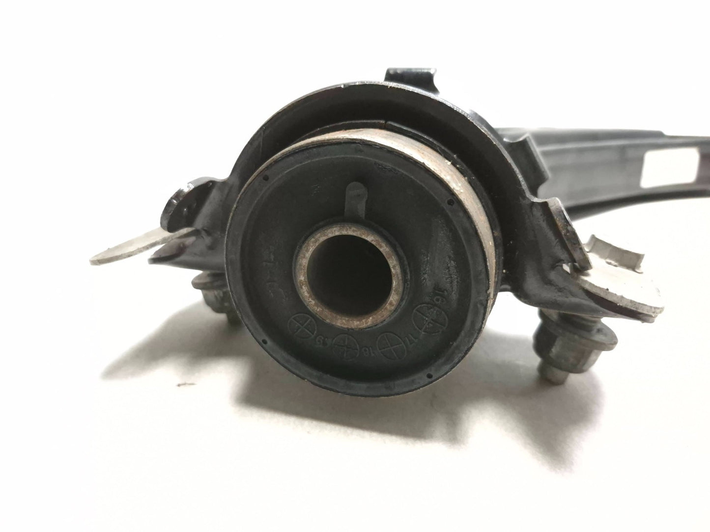 2010 Ford Mustang Cabrio Front Lower Control Arm Right Passenger Side OEM