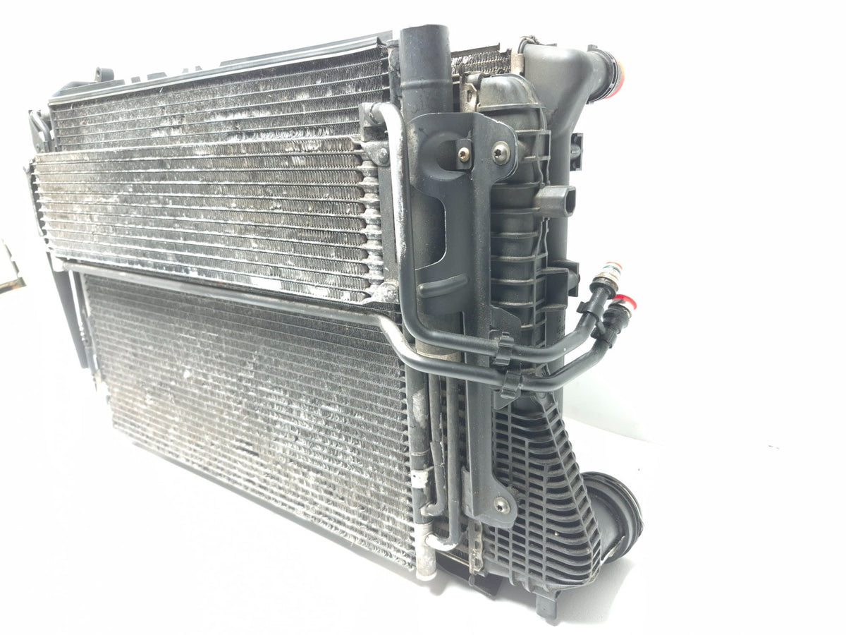 2011 Volkswagen Tiguan Radiator Condenser Intercooler Cooling Fan Assy OEM